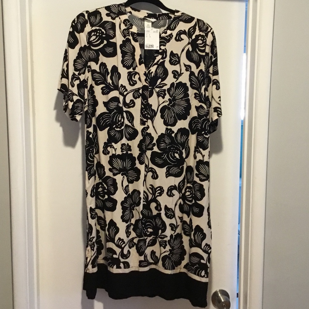 H&M Black and Beige Floral Short-Sleeve Dress